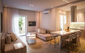 Elegant House Under Acropolis